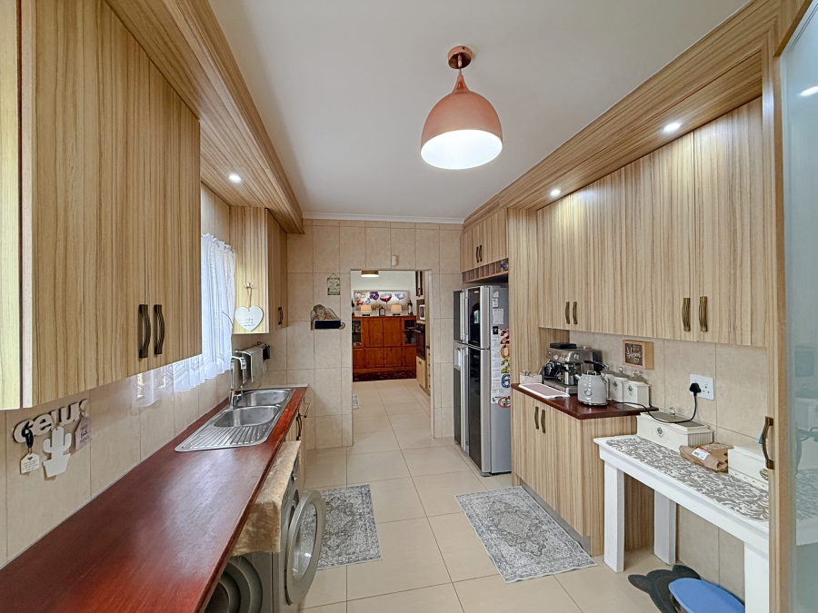 4 Bedroom Property for Sale in Country Club Western Cape